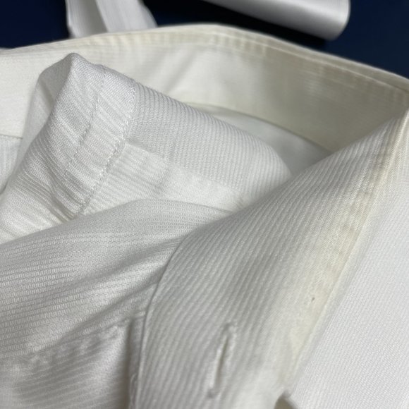 Hugo Boss Sharp Fit Button Down Dress Shirt Kent Collar Double Cuffs - Picture 5 of 9